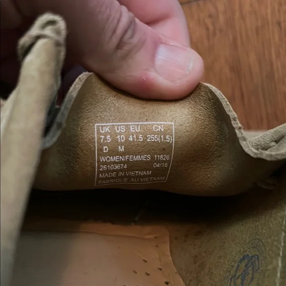 Clark’s Wallabees size 41.5 or 10 - Picture 4 of 8